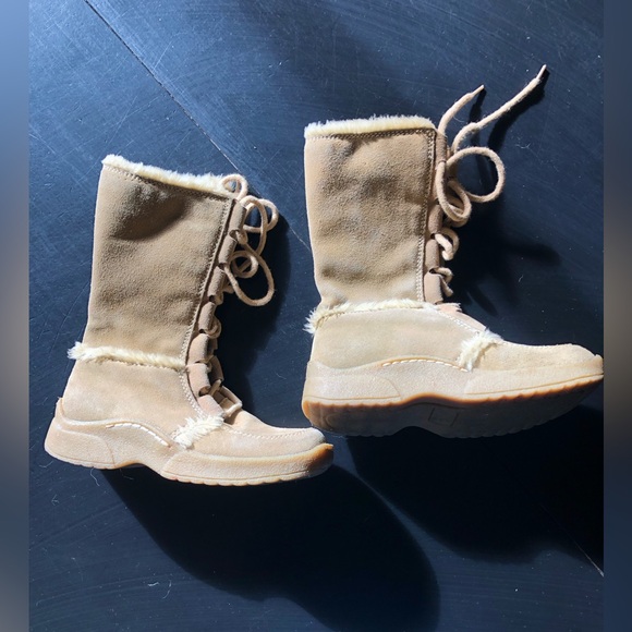 Women’s Retro Y2K Moccasin Boots Size 6!! ✨ - Picture 3 of 13